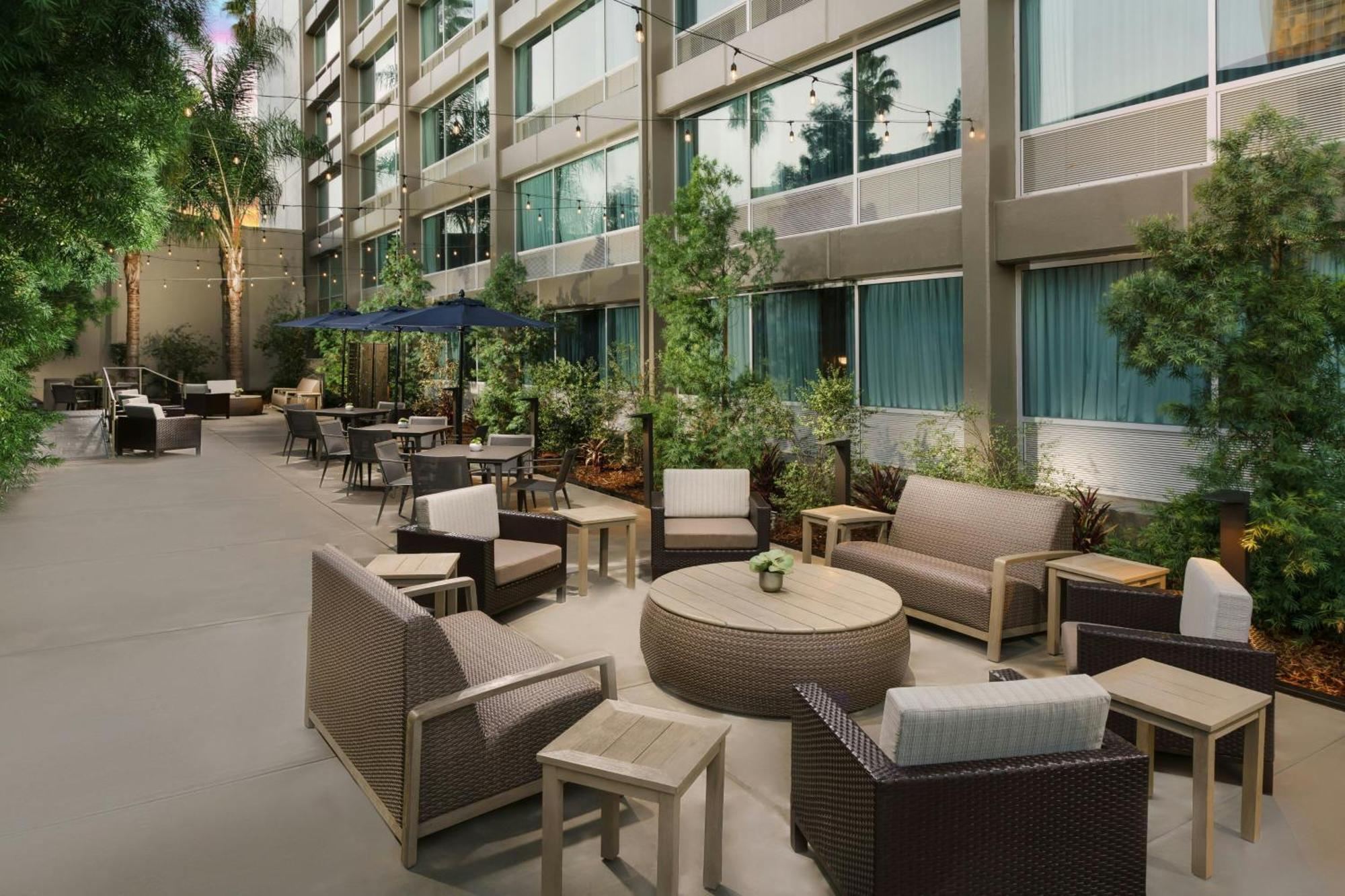 Courtyard By Marriott Los Angeles Woodland Hills Exteriér fotografie